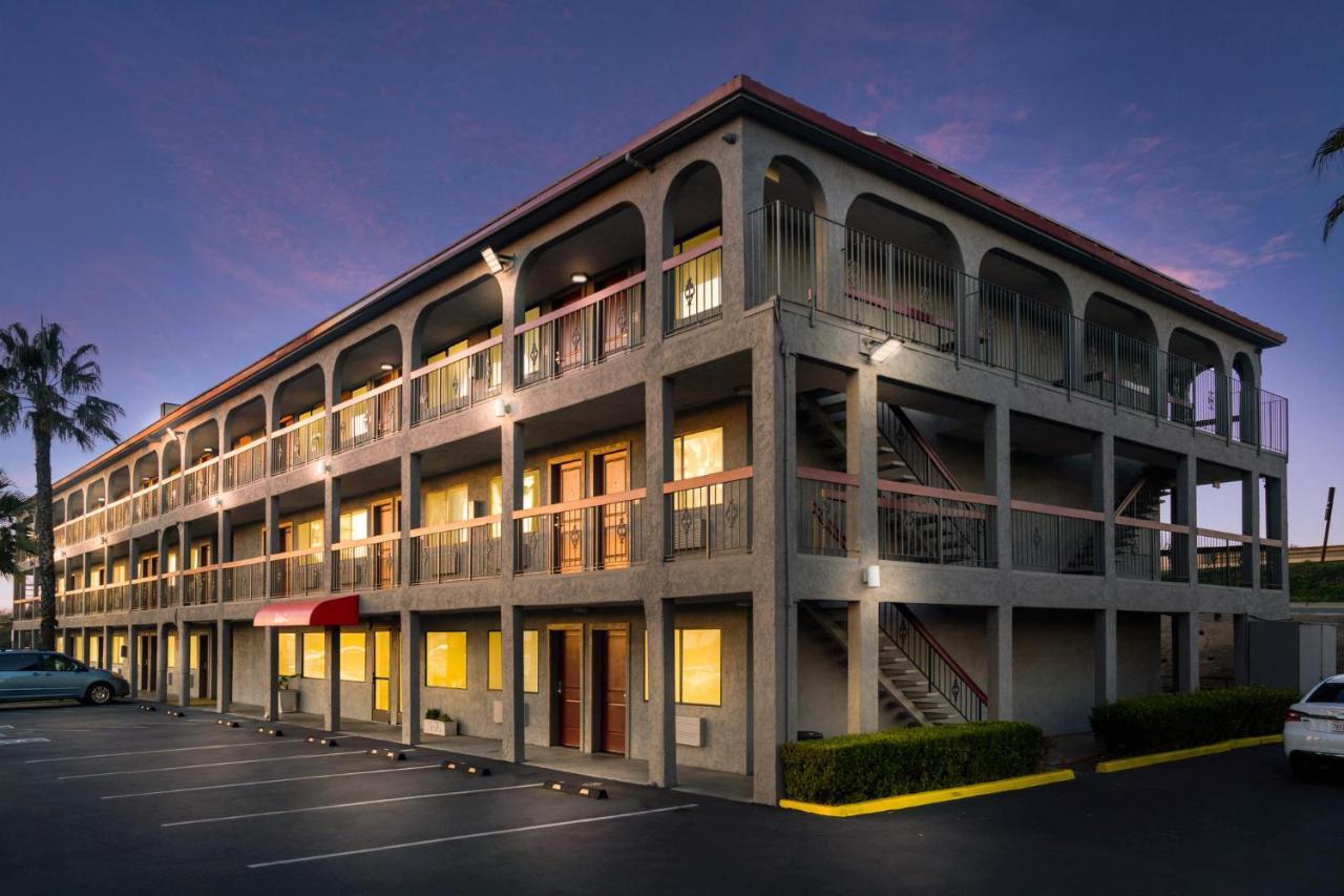 Red Roof Inn Стоктън Екстериор снимка