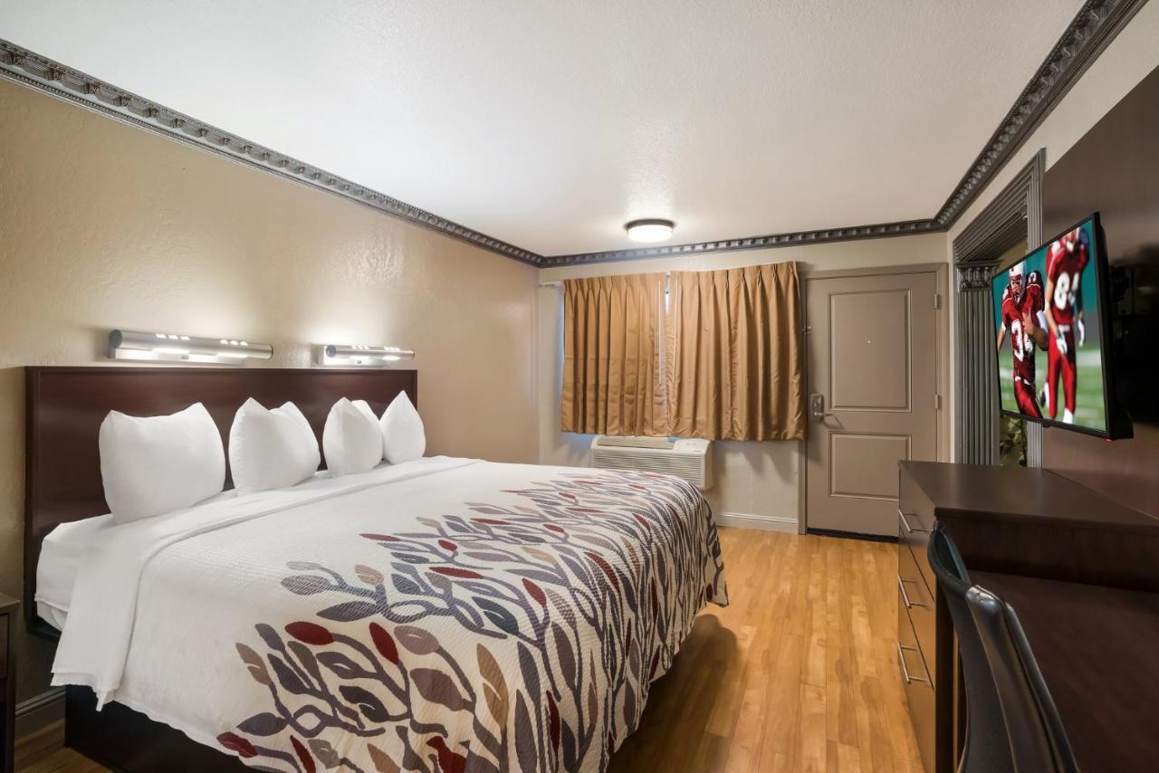Red Roof Inn Стоктън Екстериор снимка