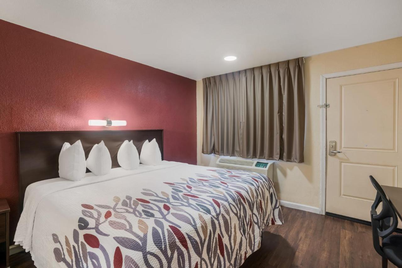 Red Roof Inn Стоктън Екстериор снимка