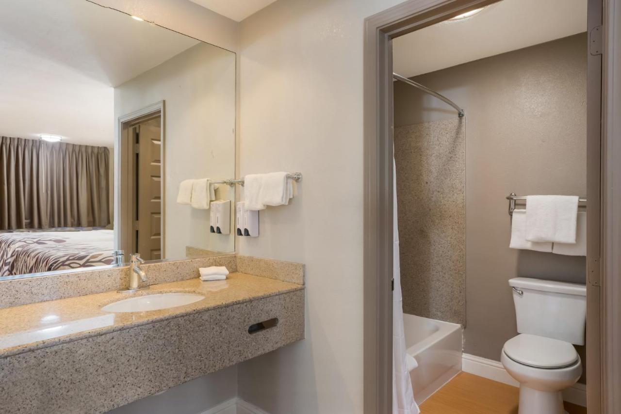 Red Roof Inn Стоктън Екстериор снимка