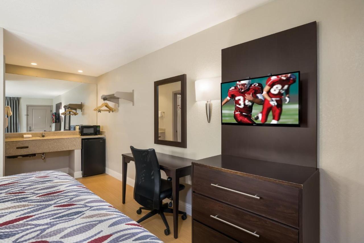Red Roof Inn Стоктън Екстериор снимка
