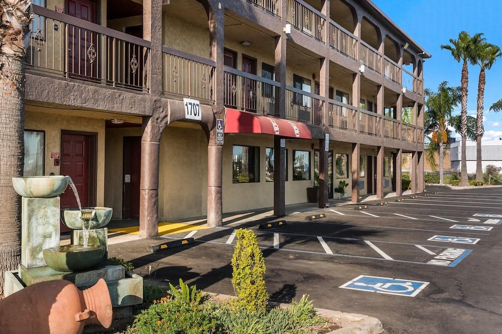 Red Roof Inn Стоктън Екстериор снимка