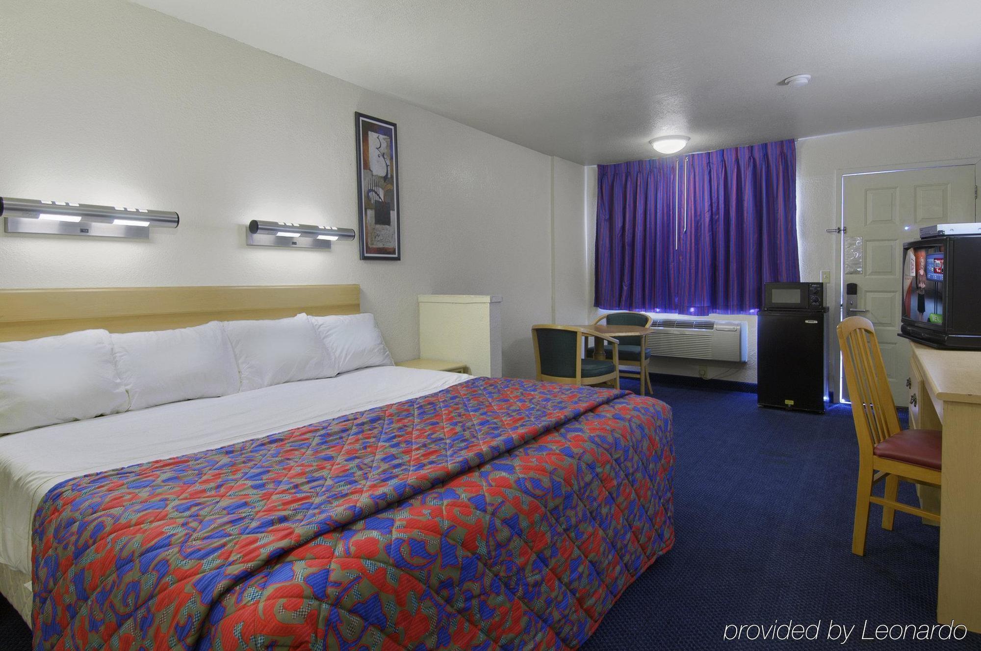 Red Roof Inn Стоктън Екстериор снимка