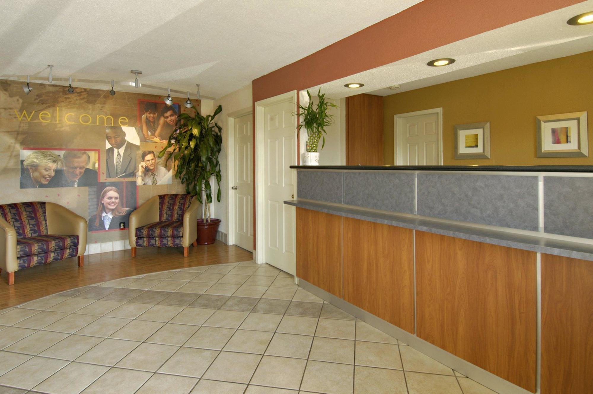 Red Roof Inn Стоктън Екстериор снимка